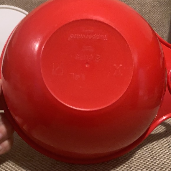 Tupperware 2 bowls EUC - Picture 6 of 10